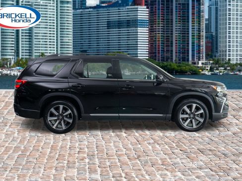 Certified 2023 Honda Pilot Touring image 9