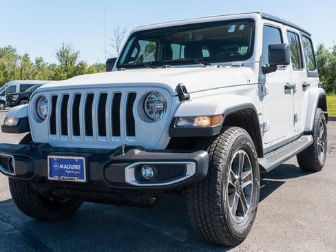 Used 2023 Jeep Wrangler Unlimited Sahara w/ Cold Weather Group AWD/4WD image 2