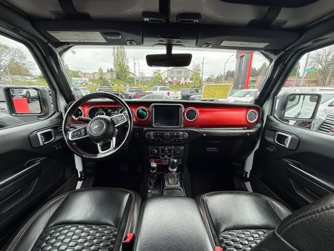 Used 2021 Jeep Wrangler Unlimited Rubicon AWD/4WD image 11