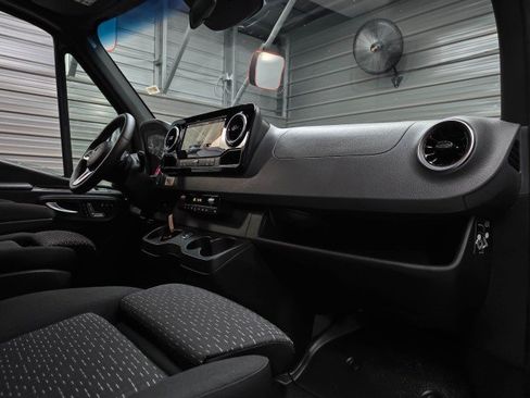Used 2024 Mercedes-Benz Sprinter 3500 image 16
