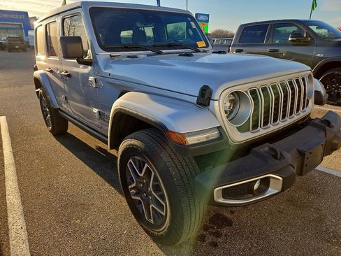 Used 2024 Jeep Wrangler Sahara w/ Technology Group image 3