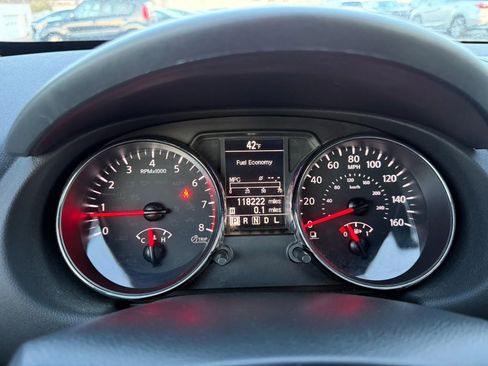 Used 2014 Nissan Rogue S w/ Convenience Package AWD/4WD image 18