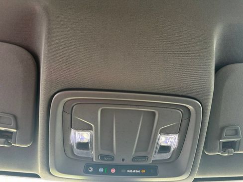 Used 2025 GMC Sierra 1500 SLT RWD image 25