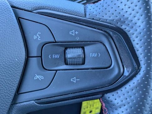 Used 2024 Chevrolet Trax RS w/ Driver Confidence Package image 27