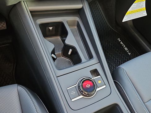 New 2026 Volkswagen Tiguan SE image 15