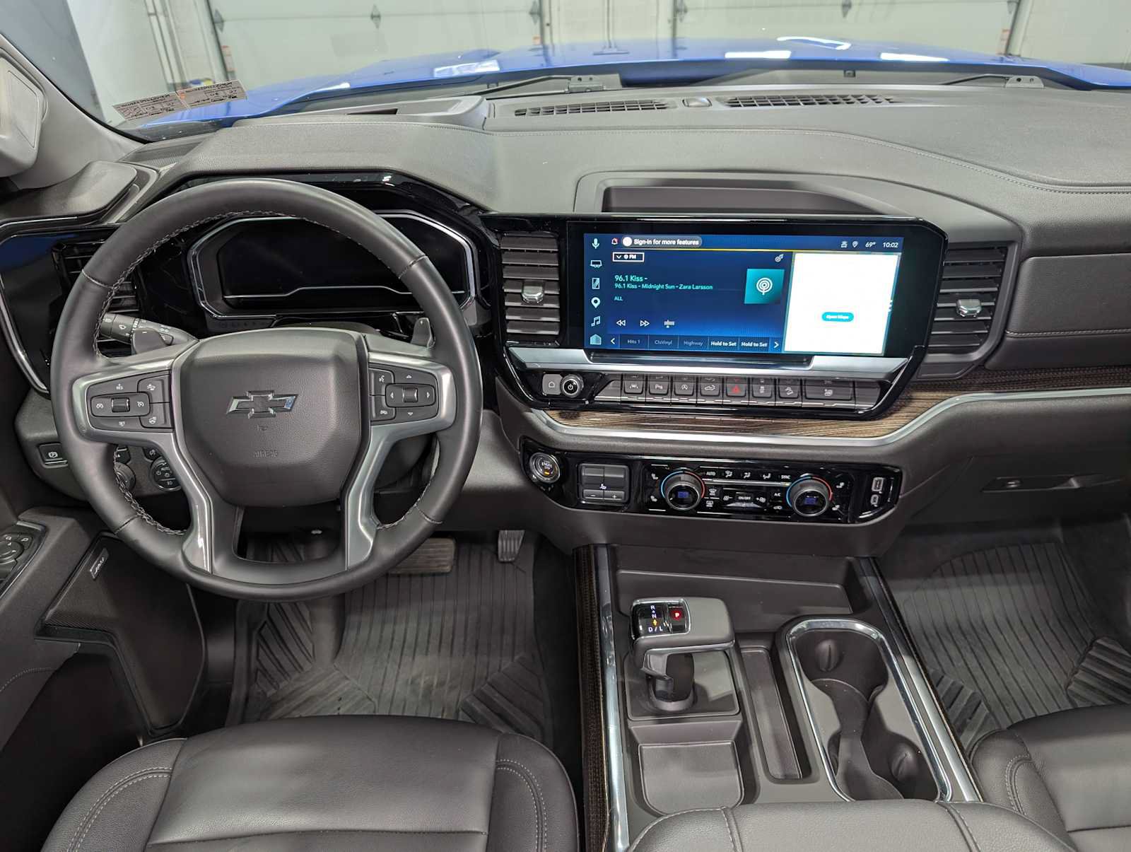 Used 2025 Chevrolet Silverado 1500 RST w/ Convenience Package II AWD/4WD image 18