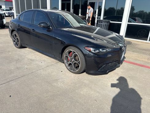 Used 2024 Alfa Romeo Giulia Veloce RWD image 4