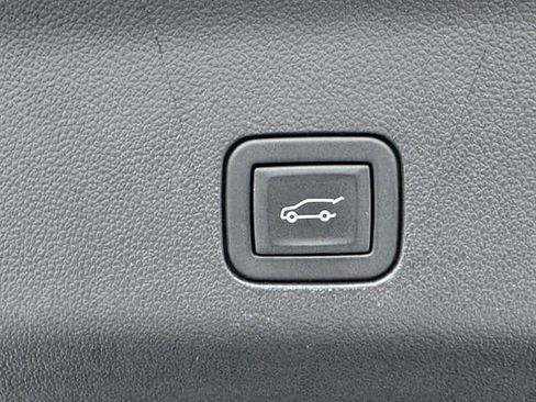 Certified 2023 Cadillac Escalade Premium Luxury Platinum image 35