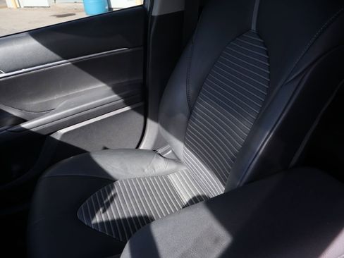 Used 2024 Toyota Camry SE image 18