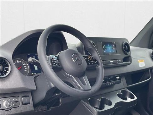 New 2024 Mercedes-Benz Sprinter 2500 image 3