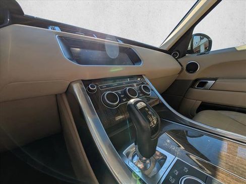 Used 2017 Land Rover Range Rover Sport SE image 14