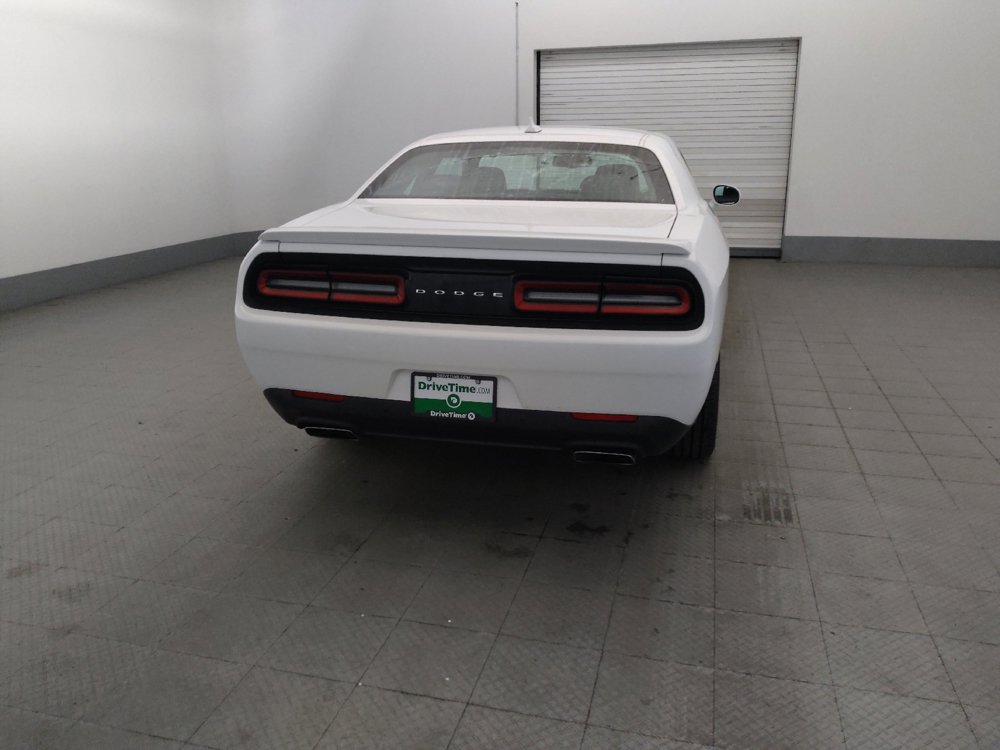 Used 2016 Dodge Challenger R/T w/ Driver Convenience Group RWD image 7