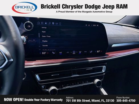 Used 2025 Chevrolet Traverse Z71 AWD/4WD image 19