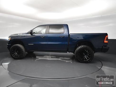 Used 2024 RAM 1500 Laramie AWD/4WD image 3