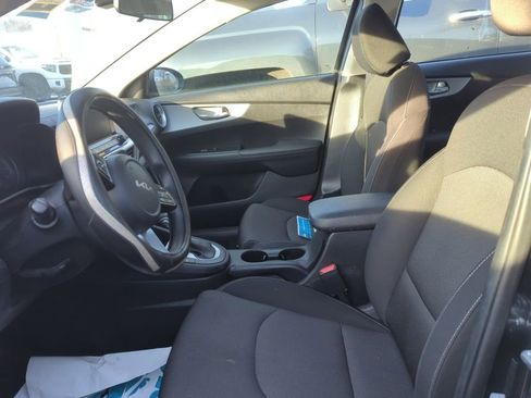 Used 2024 Kia Forte LX image 6