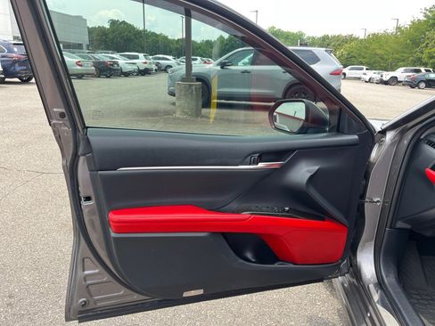 Used 2022 Toyota Camry XSE FWD image 33