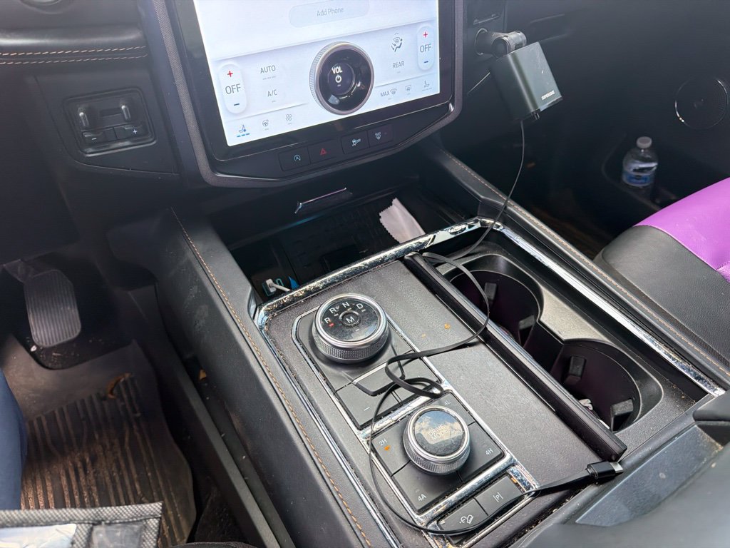 Used 2023 Ford Expedition Platinum AWD/4WD image 3
