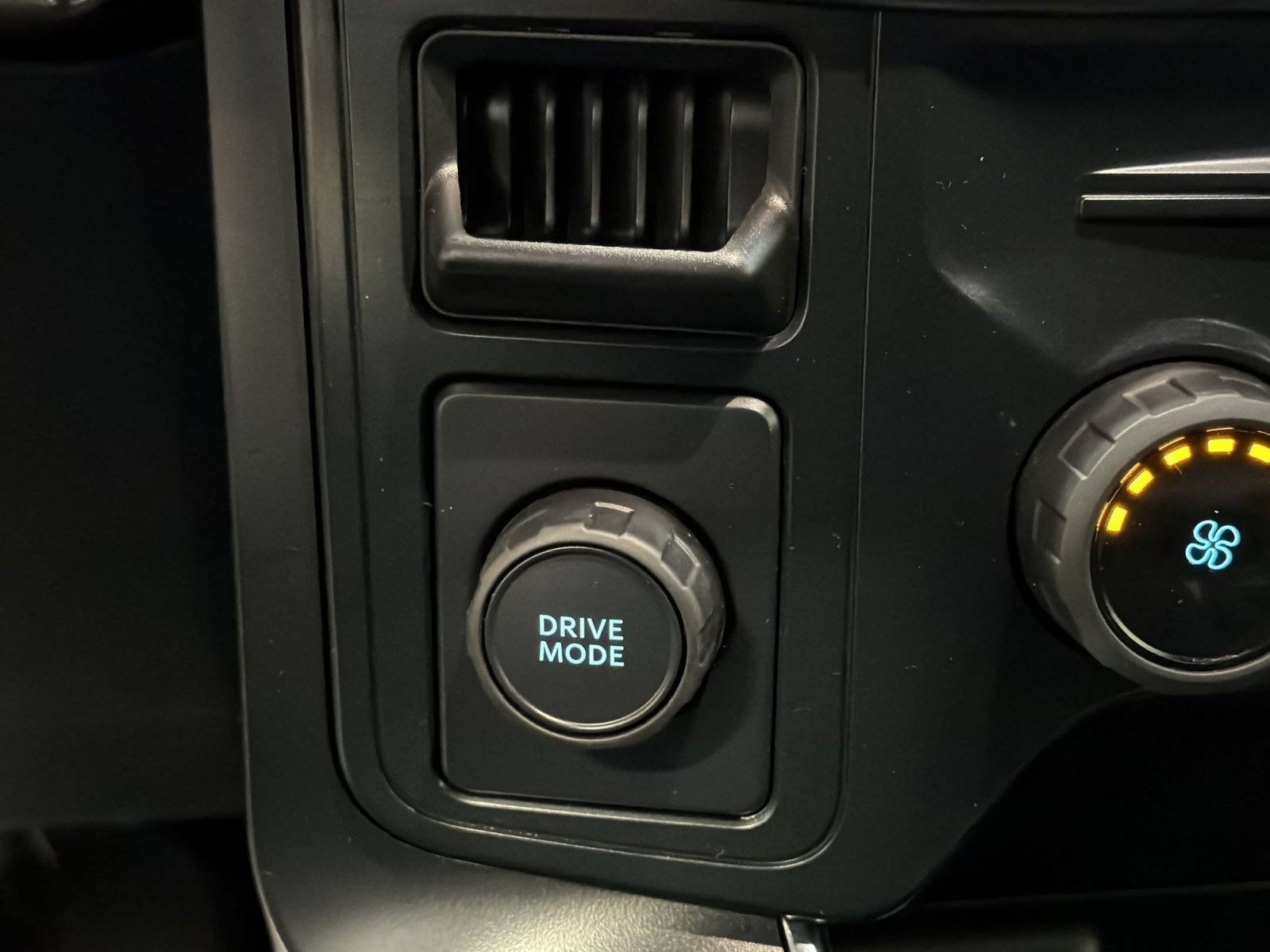 Used 2024 Ford F150 STX RWD image 19