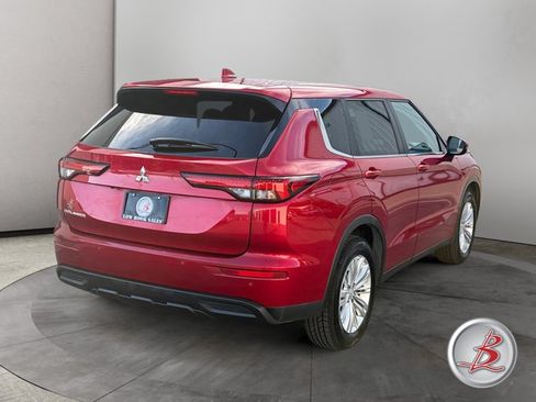 Used 2022 Mitsubishi Outlander ES AWD/4WD image 7