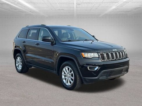 Used 2021 Jeep Grand Cherokee Laredo X AWD/4WD image 2
