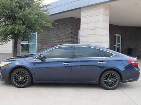 Used 2016 Toyota Avalon Touring FWD image 2