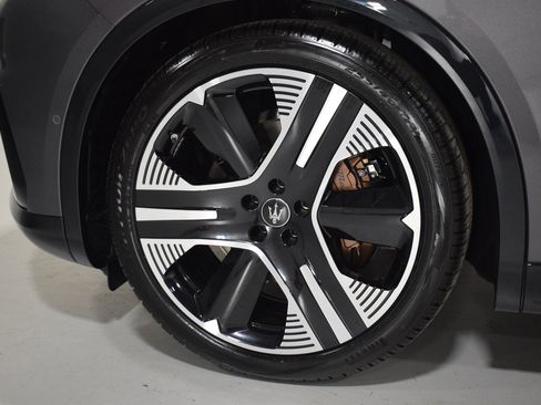 New 2025 Maserati Grecale Folgore image 7