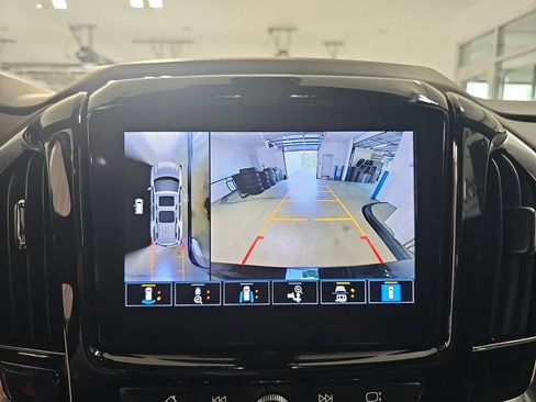 Certified 2023 Chevrolet Traverse High Country AWD/4WD image 31