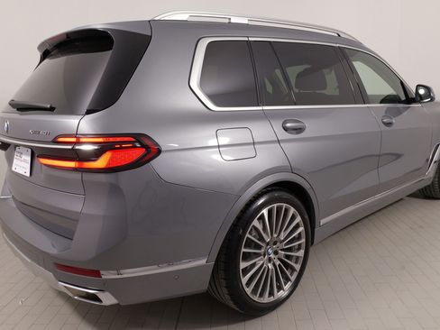 Used 2023 BMW X7 xDrive40i image 12