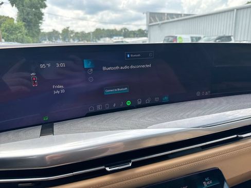 Used 2025 Cadillac Escalade IQ Luxury 2 AWD/4WD image 25