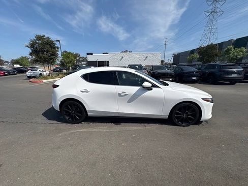 Used 2020 MAZDA MAZDA3 Hatchback w/ Premium Package FWD image 5