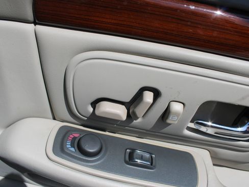 Used 1999 Cadillac De Ville D'Elegance FWD image 33