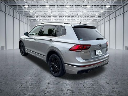 Used 2022 Volkswagen Tiguan SE R-Line AWD/4WD image 4
