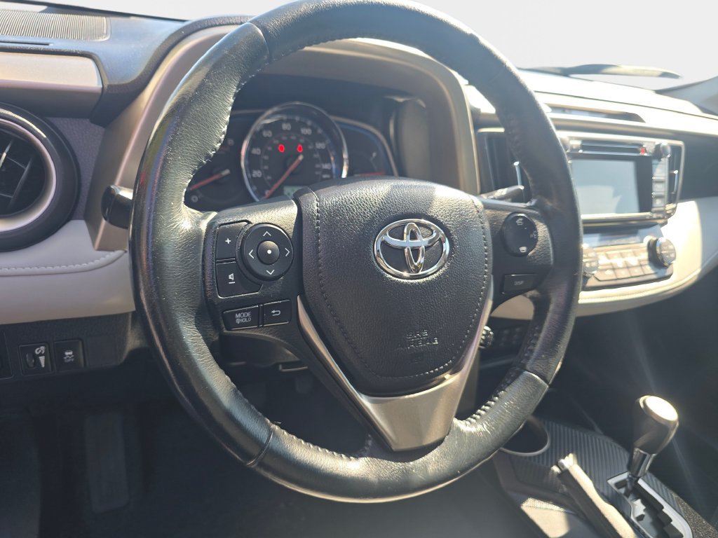 Used 2014 Toyota RAV4 Limited AWD/4WD image 19