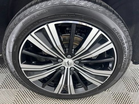 Used 2023 Volvo XC60 B5 Plus AWD/4WD image 10