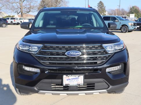 Used 2023 Ford Explorer XLT w/ Equipment Group 202A image 2