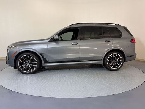 Used 2023 BMW X7 xDrive40i w/ Executive Package AWD/4WD image 2