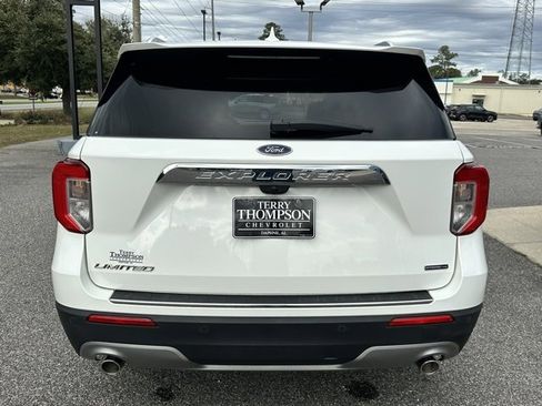 Used 2021 Ford Explorer Limited w/ Hybrid Equipment Group 310A image 3