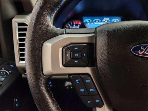 Used 2017 Ford F250 Lariat w/ Chrome Package image 27