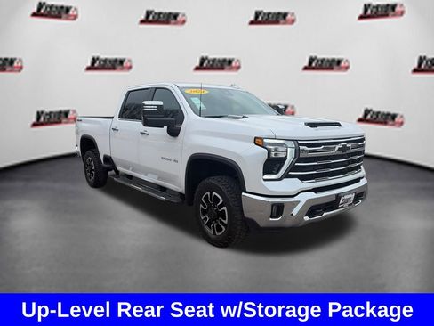 Used 2024 Chevrolet Silverado 3500 LTZ AWD/4WD image 3