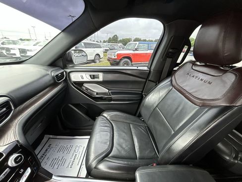 Used 2021 Ford Explorer Platinum w/ Equipment Group 601A AWD/4WD image 13