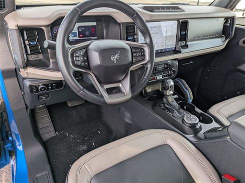 Used 2023 Ford Bronco Wildtrak image 10