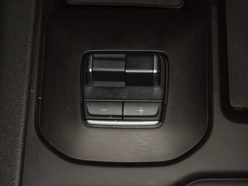 Used 2024 GMC Sierra 2500 AT4 w/ AT4 Preferred Package AWD/4WD image 38
