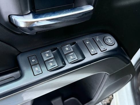 Used 2018 Chevrolet Silverado 1500 LT w/ LT Eassist Package image 13