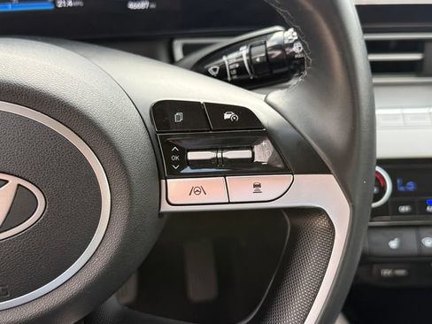 Used 2024 Hyundai Elantra Limited FWD image 17