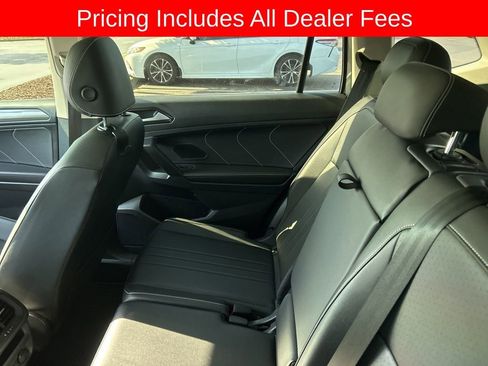 Used 2022 Volkswagen Tiguan SE FWD image 10