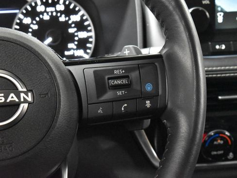 Used 2023 Nissan Rogue SL w/ SL Premium Package image 10