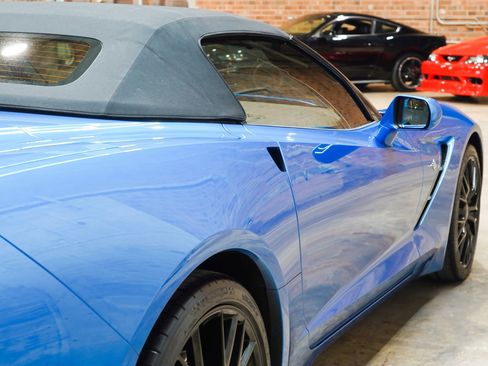 Used 2014 Chevrolet Corvette Stingray Convertible w/ 3LT Preferred Equipment Group RWD image 19