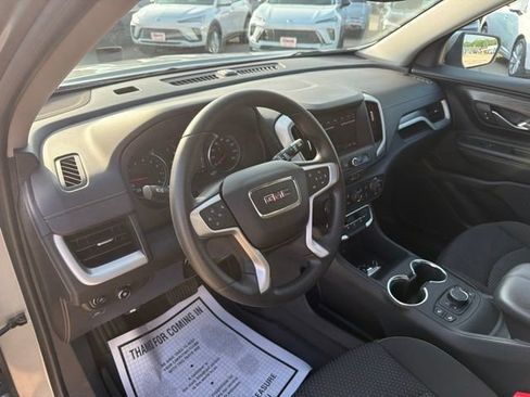 Used 2024 GMC Terrain SLE w/ Driver Convenience Package AWD/4WD image 11