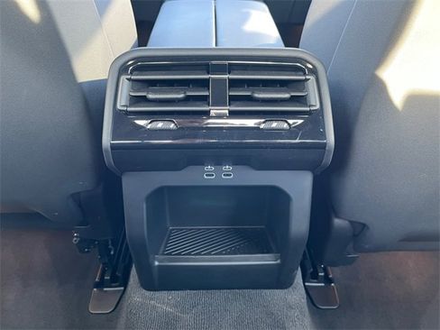 Certified 2025 BMW i5 xDrive40 w/ Premium Package image 34