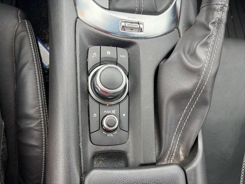 Used 2020 MAZDA MX-5 Miata RF Grand Touring RWD image 19